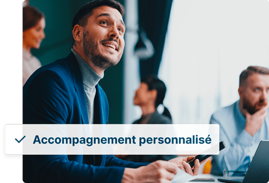 Conseiller qui accompagne un client assurance vie
