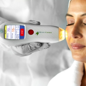 multifrax laser treatment performed on patient in denver skin clinic