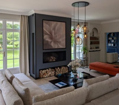 Poêle a bois femme qui lit