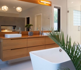 Bathtub with large vanity