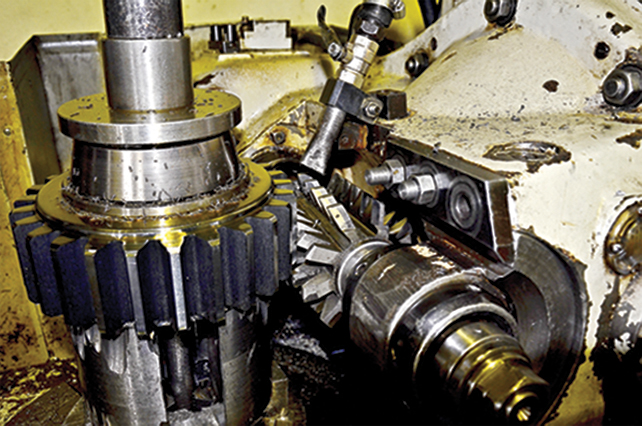 Keyence flow meter measure lubricant of machine in industrial factory