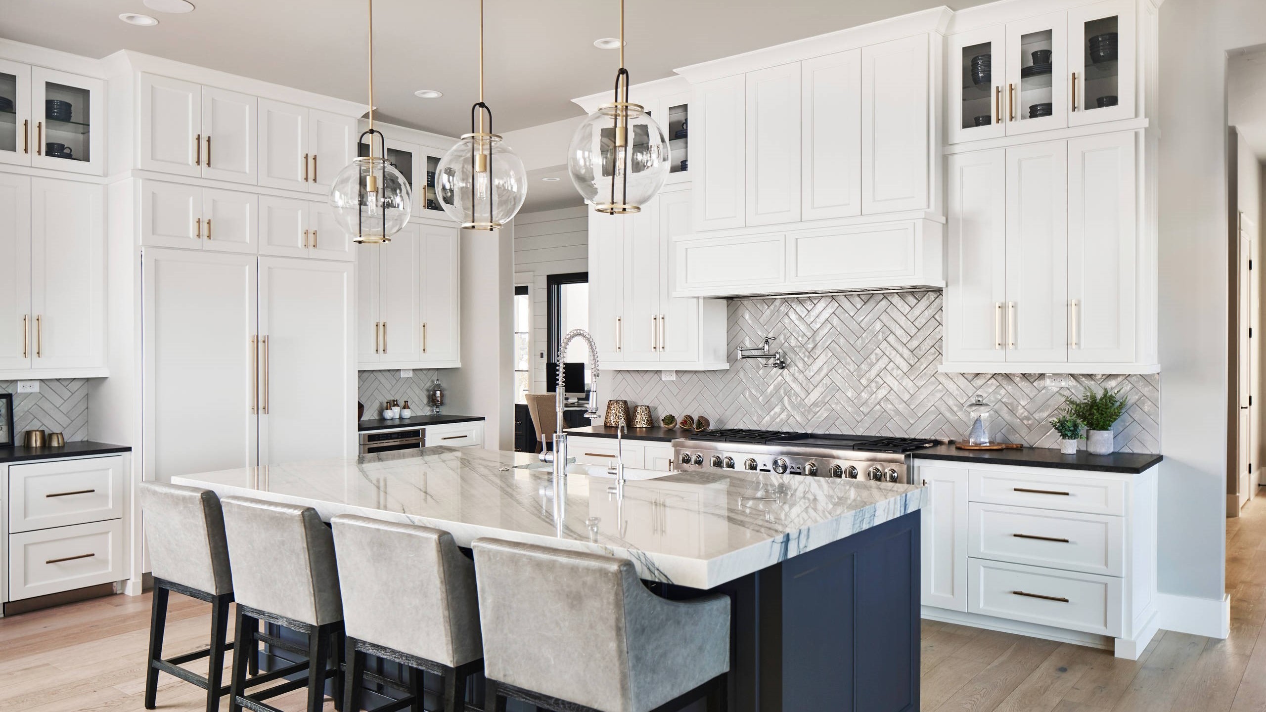 Wholesale supplier to contractors