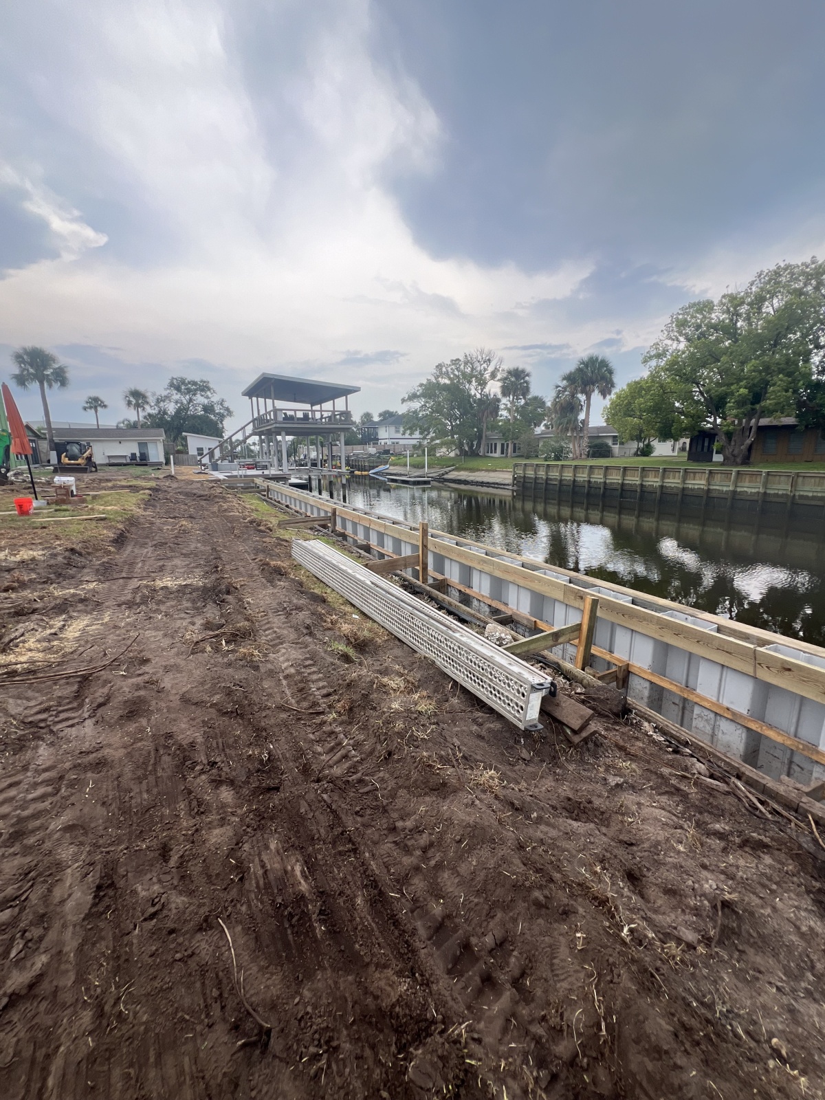 Shoreline corner return