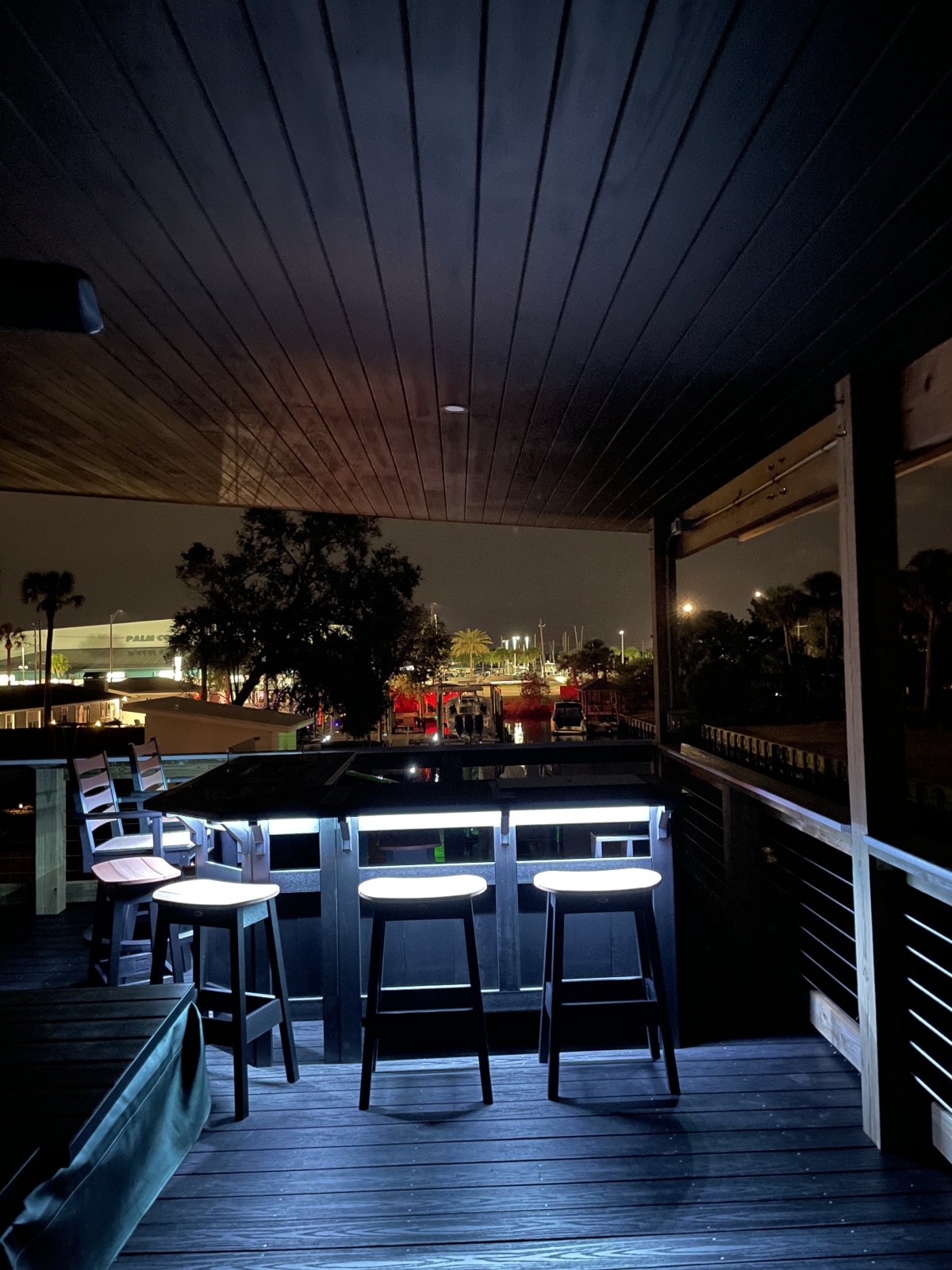 Upper-level dockside bar seating