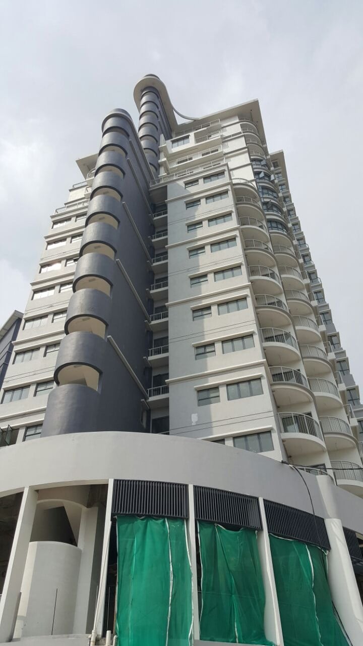 Condo facade 3, Facade, by HDE Mouldings