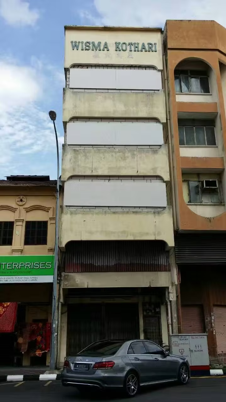 Old building to new look, A, Transformation, by HDE Mouldings