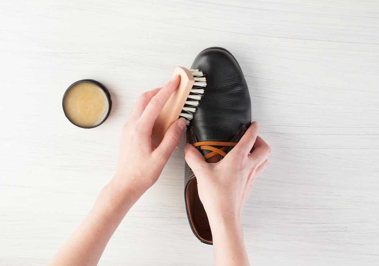 how to clean and condition leather shoes